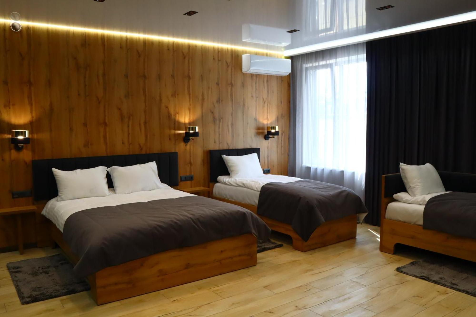 Sobkoff Hotel Khmel'nyts'kyy Exterior photo
